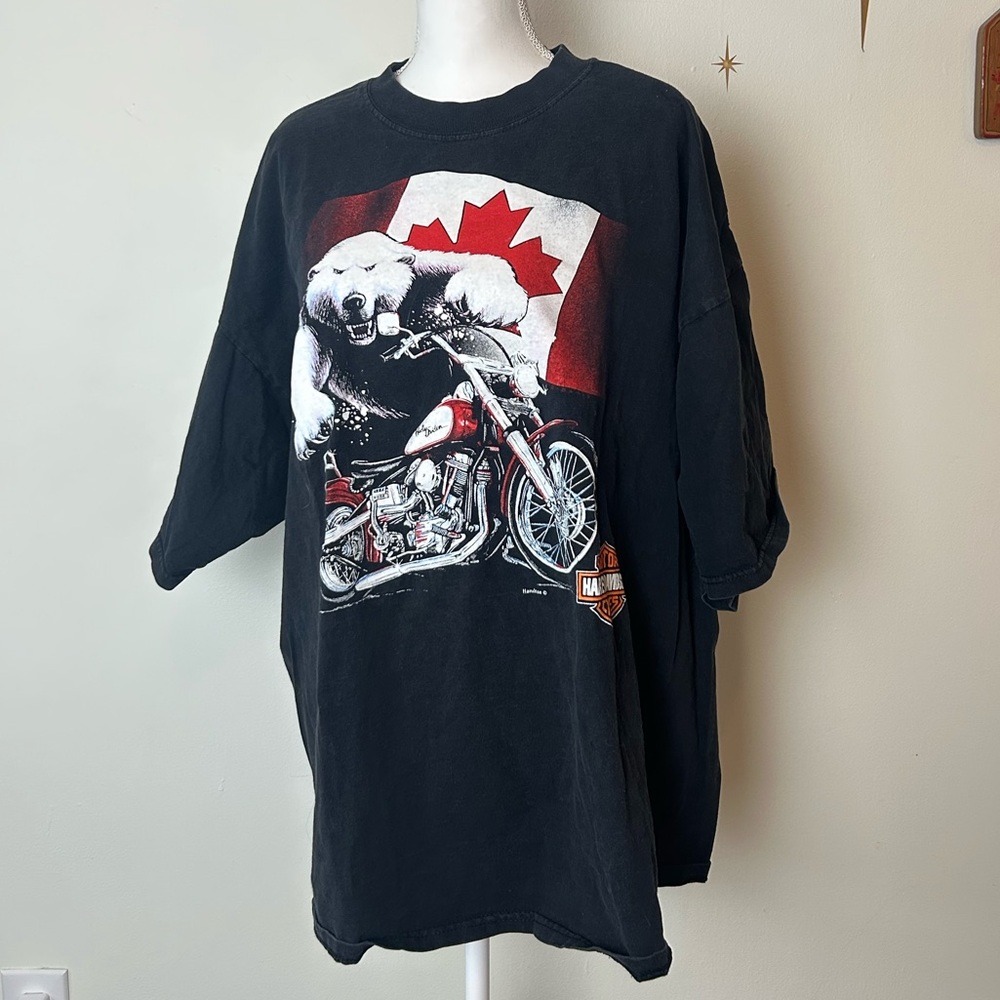 Vintage Harley-Davidson Canada Black and Red Polar Bear Biker T-Shirt